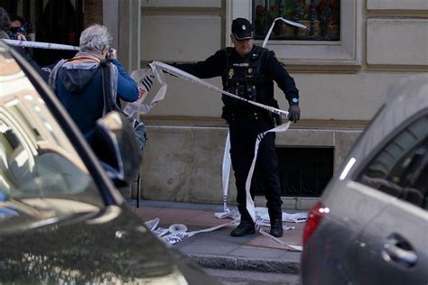 Spanish conservative politician shot in face in Madrid. Gunman escaped on a motorbike, reports say